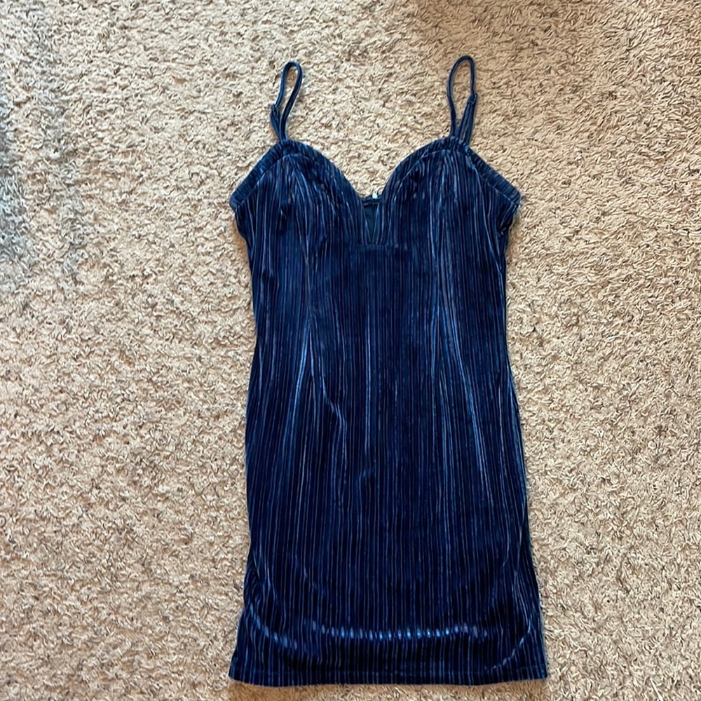 Curvy blue velvet dress